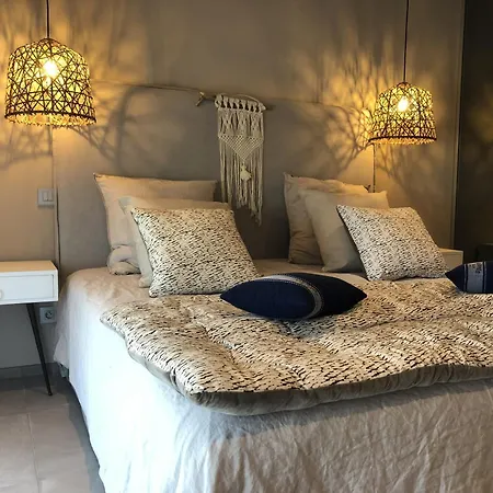 Clementines Porticcio فيلة